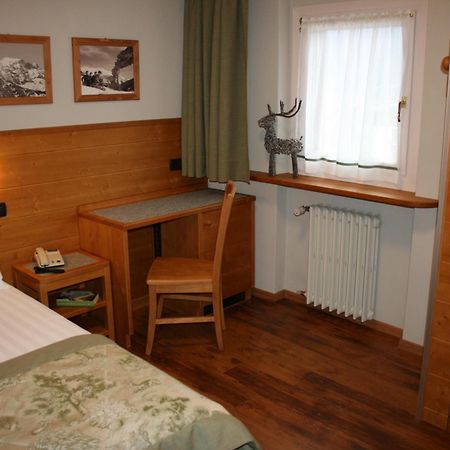 Hotel Larice Bianco Bormio Room photo