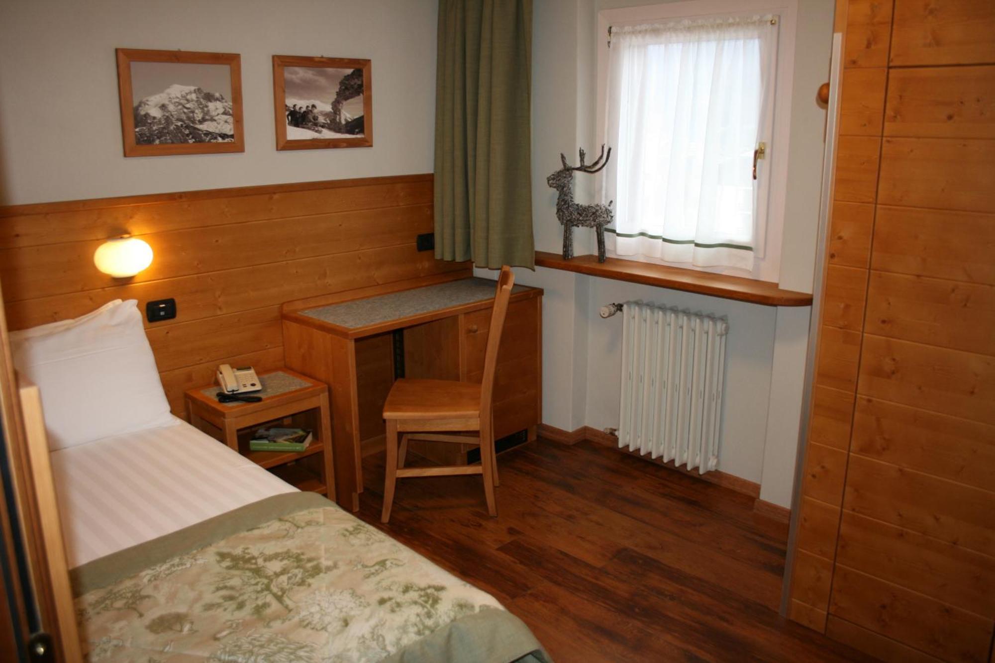 Hotel Larice Bianco Bormio Room photo