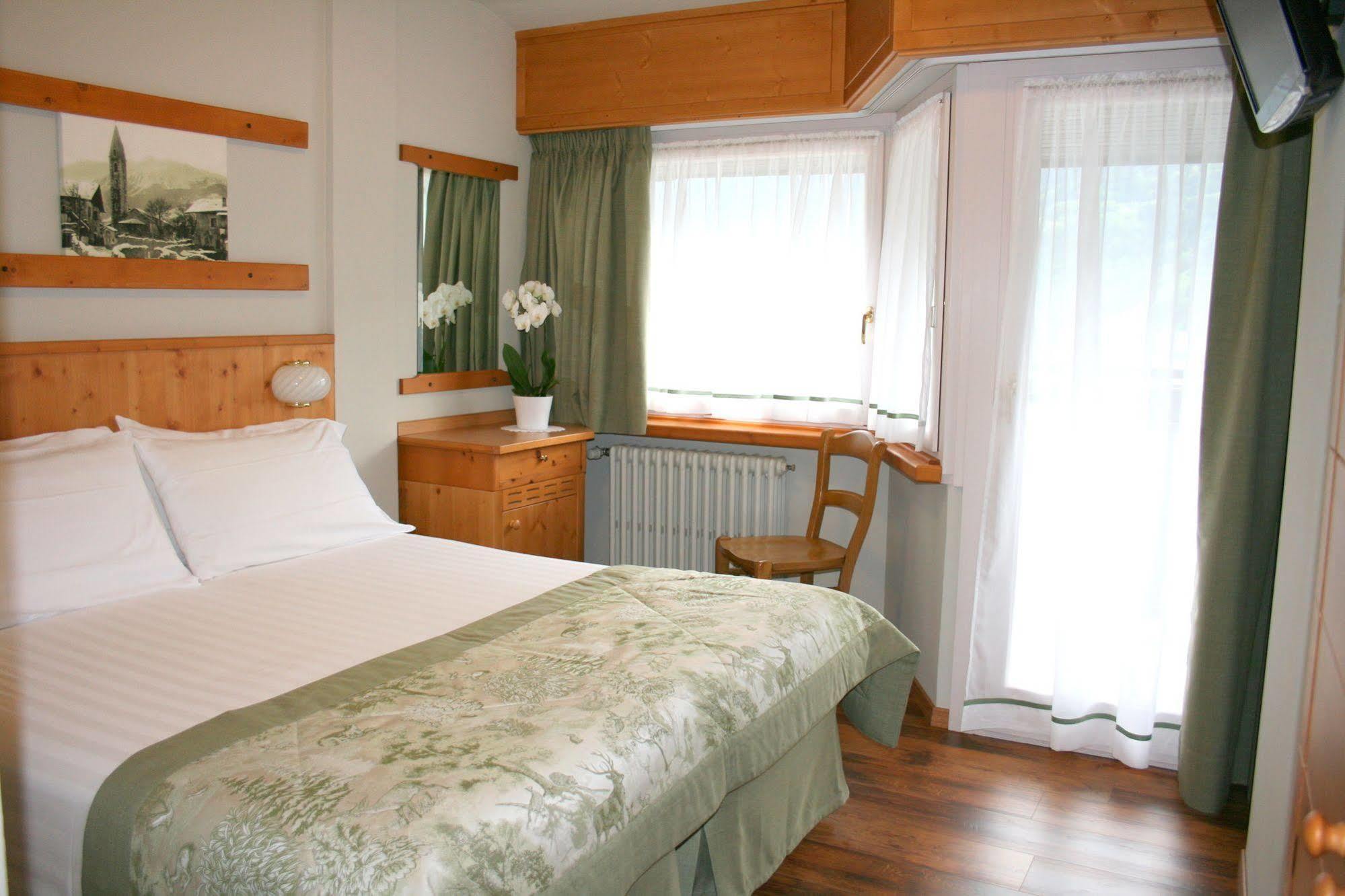 Hotel Larice Bianco Bormio Exterior photo
